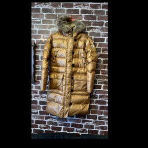 Designer-style Gold Long Puffer Jacket with Fur Hood